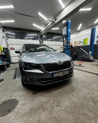 Skoda Superb cena 72000 przebieg: 260000, rok produkcji 2017 z Żory małe 466